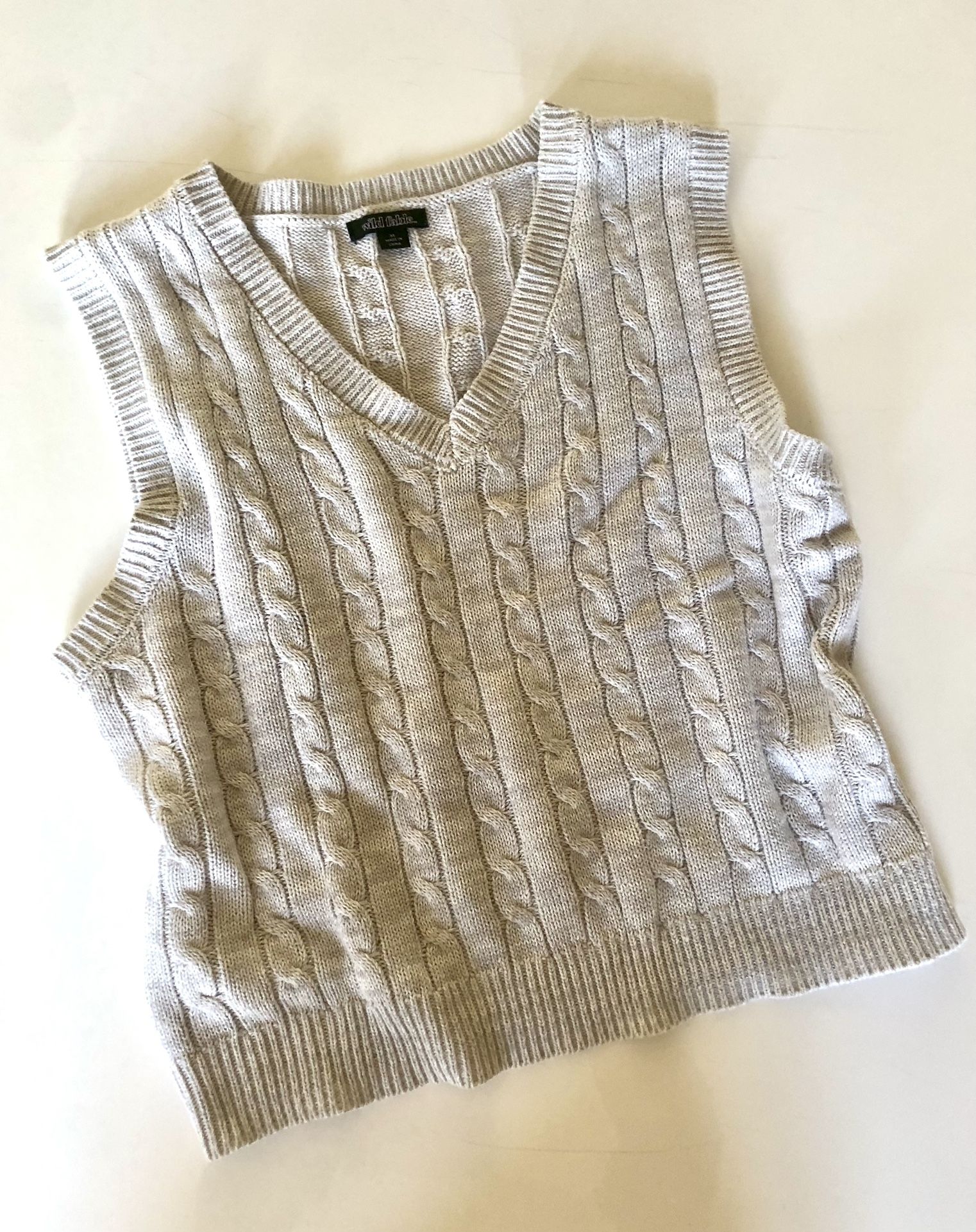 Women’s Wild Fable Sweater Vest • M