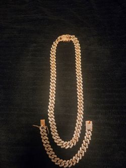Men's or Women's rose gold colored necklace chain and bracelet set