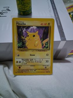 RARE 1999 POKÉMON PIKACHU (58/102) SHADOWLESS RED CHEEKS
