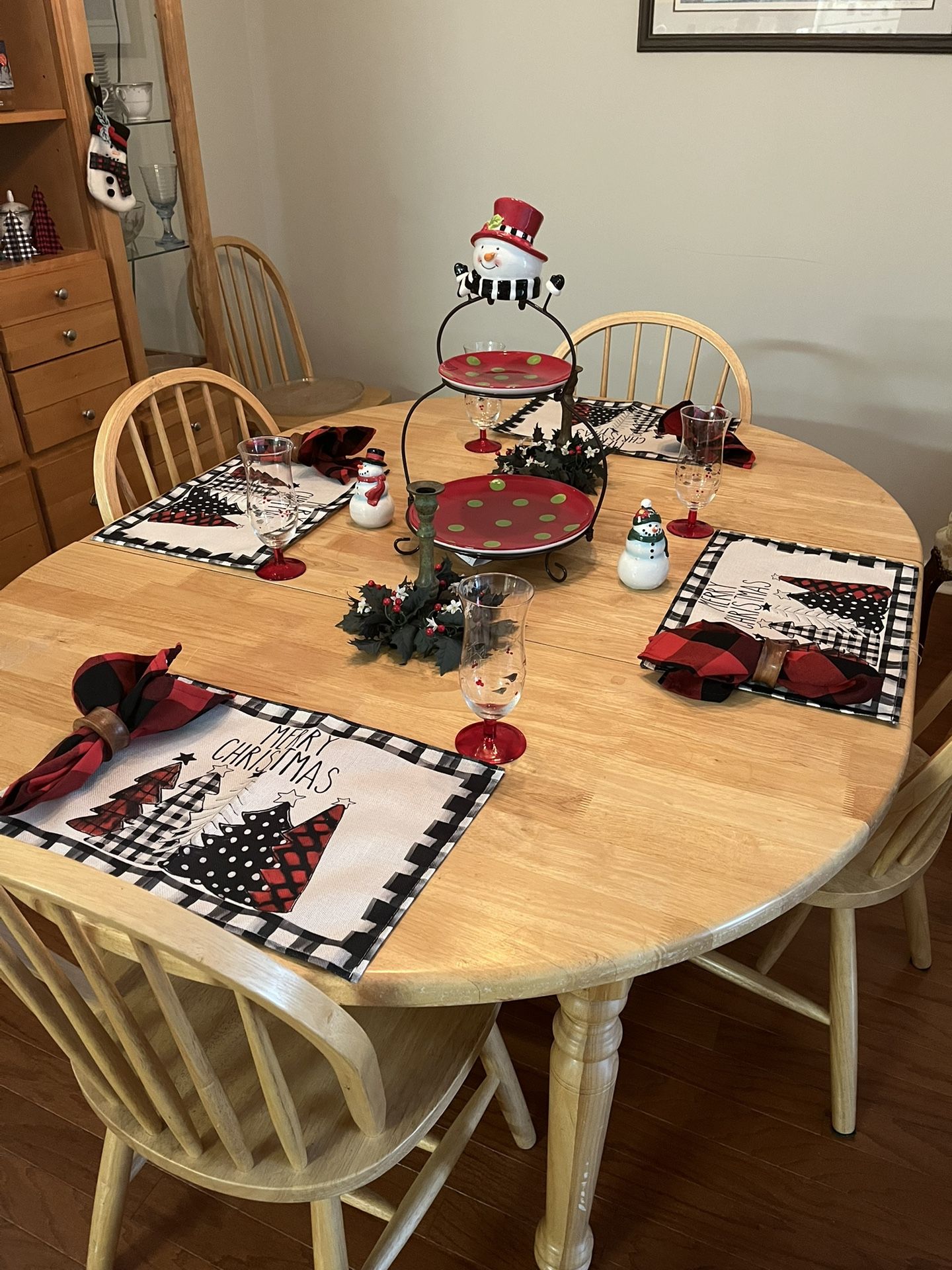 Solid Oak Table And 4 Chairs