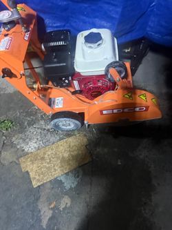 Edco concrete saw 14inch blade like new Honda engine