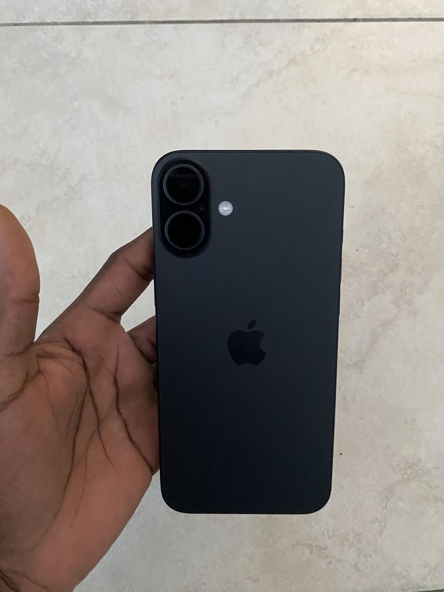 iPhone 16 Plus