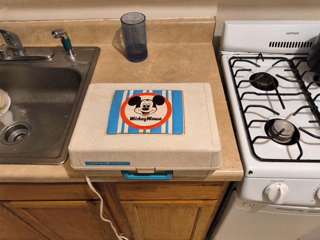GE Mickey Mouse 45 Record Player
