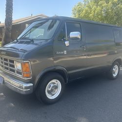 1987 Dodge Ram Van