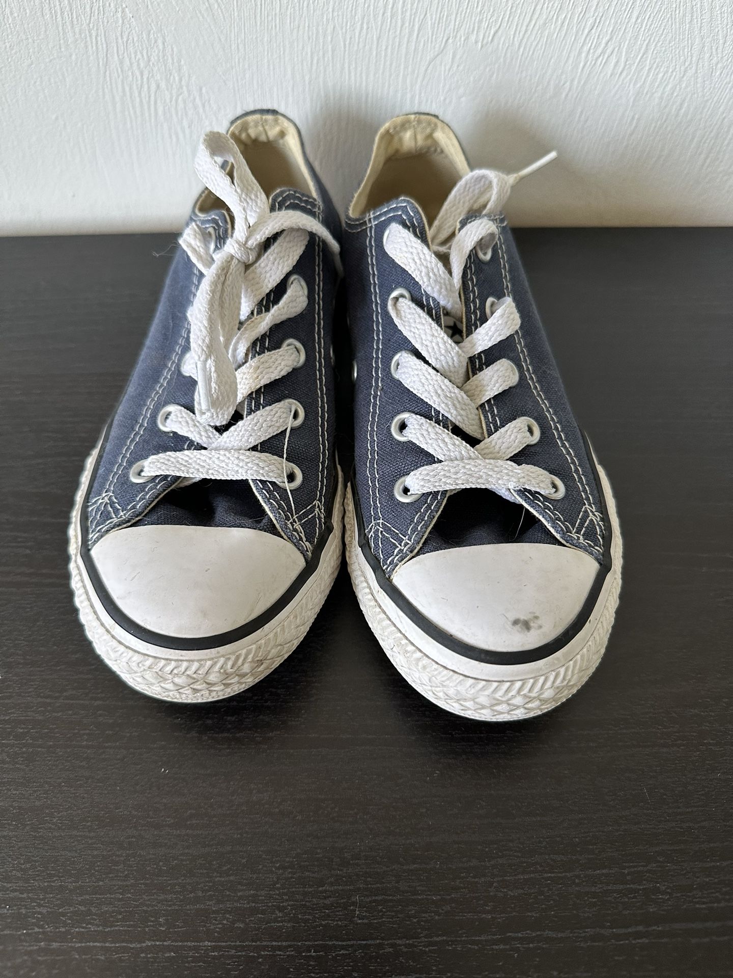 Women’s Blue Converse Size 2