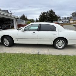 2004 Lincoln Town Car