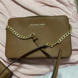 Micheal Kors Purse And Matching Wallet 