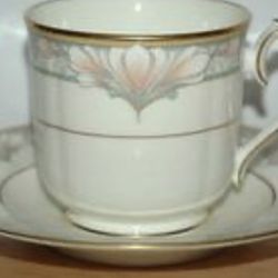 Noritake Vintage Barrymore Bone China 5 Settings