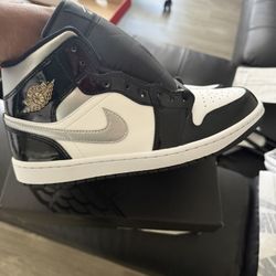 Nike 1s. 8.5