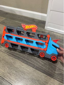 Hot Wheels Speedway Hauler Storage