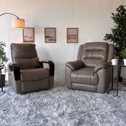 Like-New Shayne and Mason Power Reclining Chair Combo, Free Delivery!
