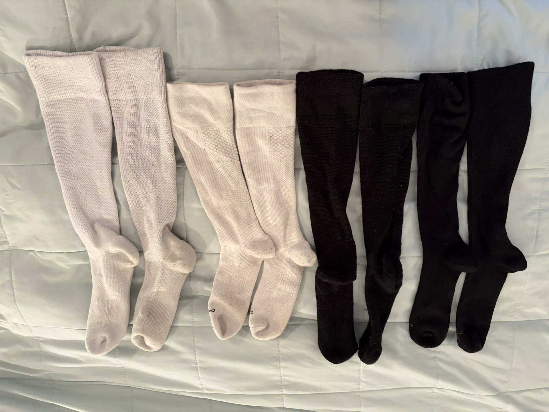 4 pairs, knee-high Socks. Light compression. Women’s Medium.
