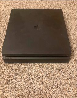 PS4+ 2 controllers