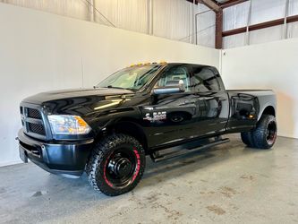 Ram 3500 Heavy Duty Crew Cab Dually Pickup Truck