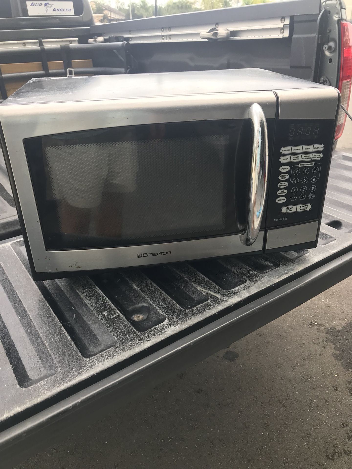 Emerson 900w microwave