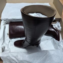 275$ Brand new Reformation Women Boots 