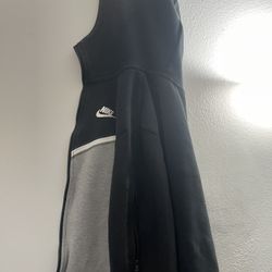 Nike tech fleece 
