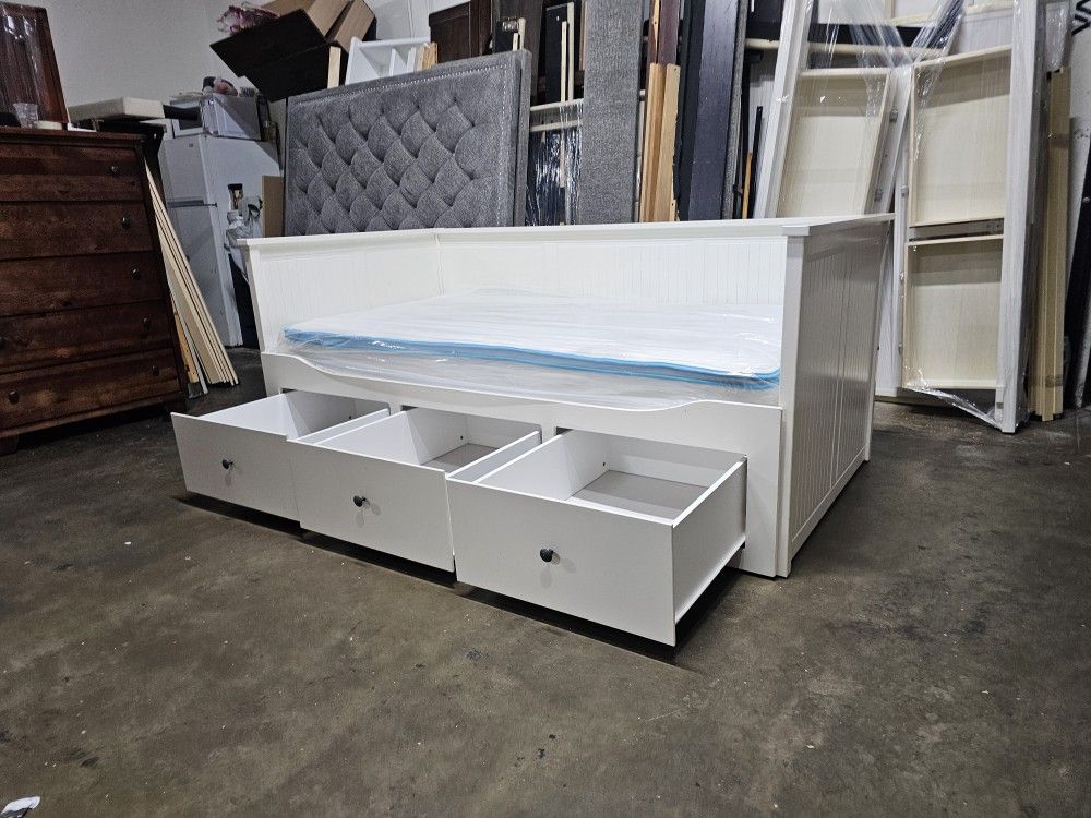 Twin Day Bed And Trundle 