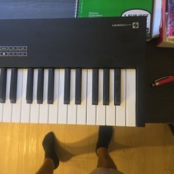 Novation Launchkey 61 (BARELY USED) with Sustain Pedal, Just Needs Power Cord 