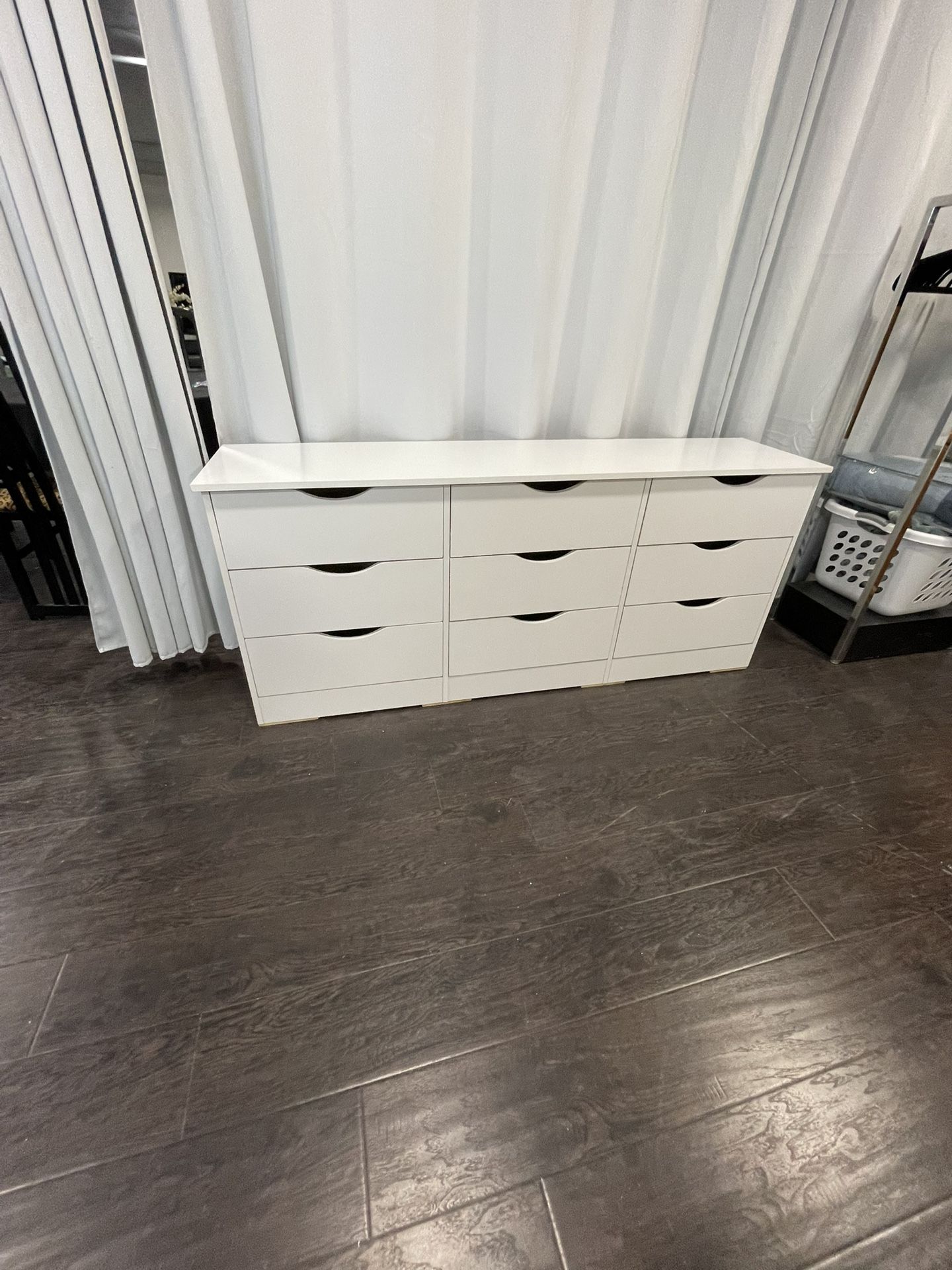 white 9 drawer dresser $230