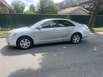 2008 Toyota Camry SE with 99,000 miles