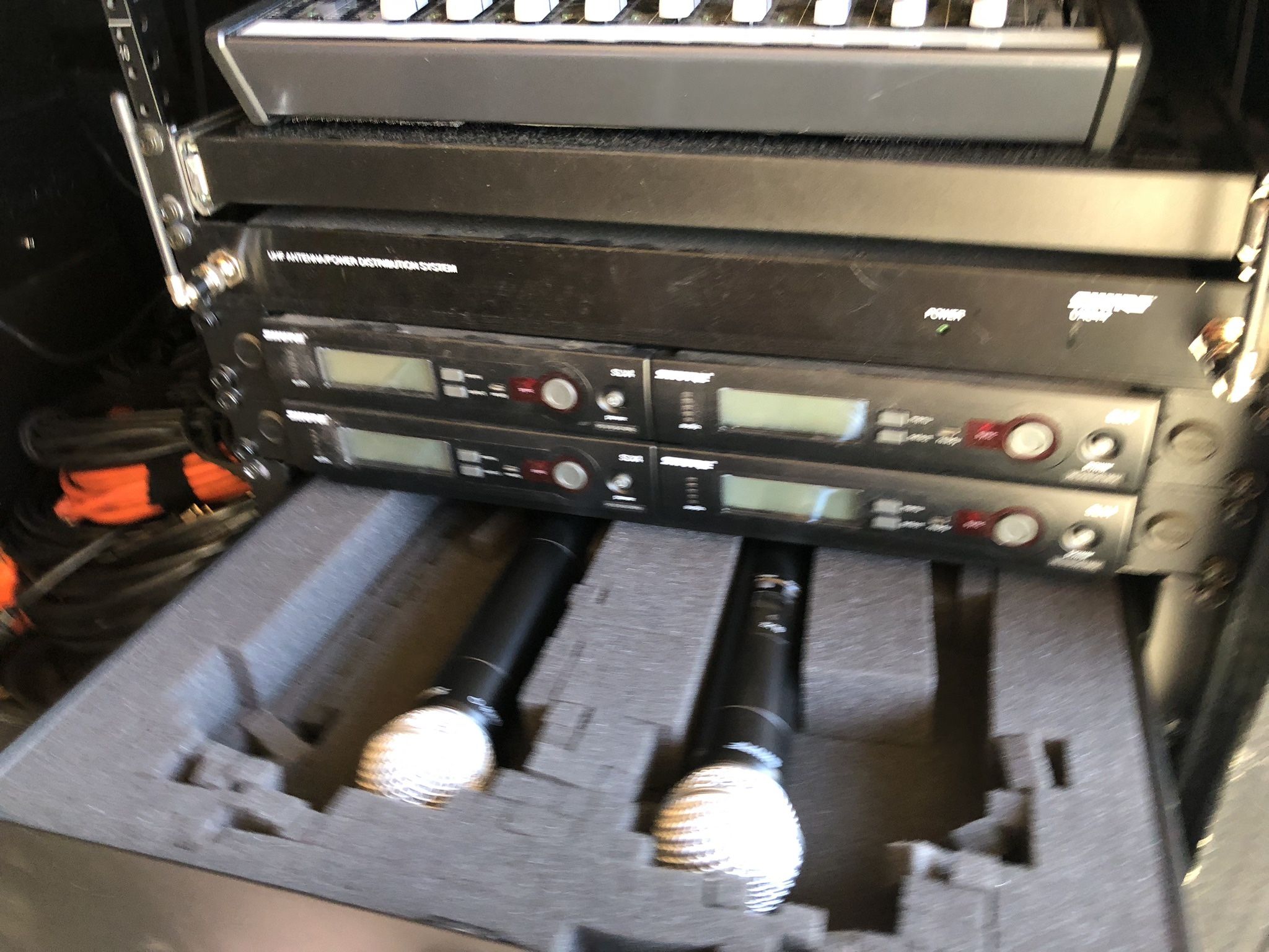 4 Shure SLX4 Wireless Systems With Unifying Receiver