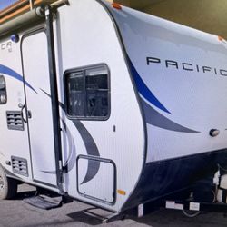 2019  Coachworks 17RD