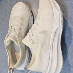Nike ZoomX Invincible 3 White Photon Dust Size 10 For Men's 