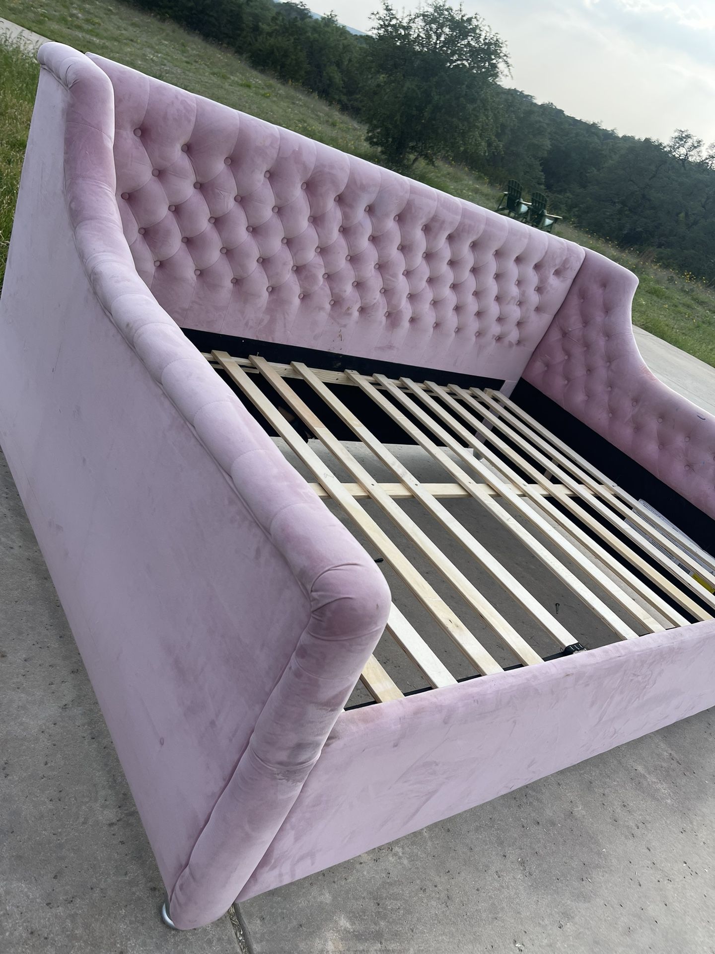 Full Size Blush Day Bed