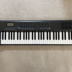 M-Audio Axiom 61 MIDI Controller
