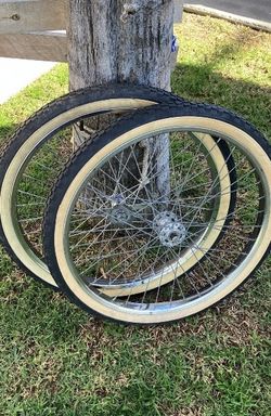 Vintage Schwinn,  26” S2 Beach Cruiser Wheel Set, Nice Chrome, Good Tires, Trade For  24” S2, Located In LaHabra 