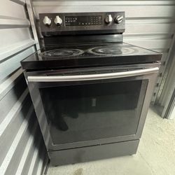 Samsung stove for sale! Everything works super well To pick up in Brownsville