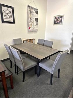 7 Pc Dining Table Set