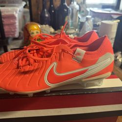 soccer shoes nikes size 8.5 9 9.5 and 10