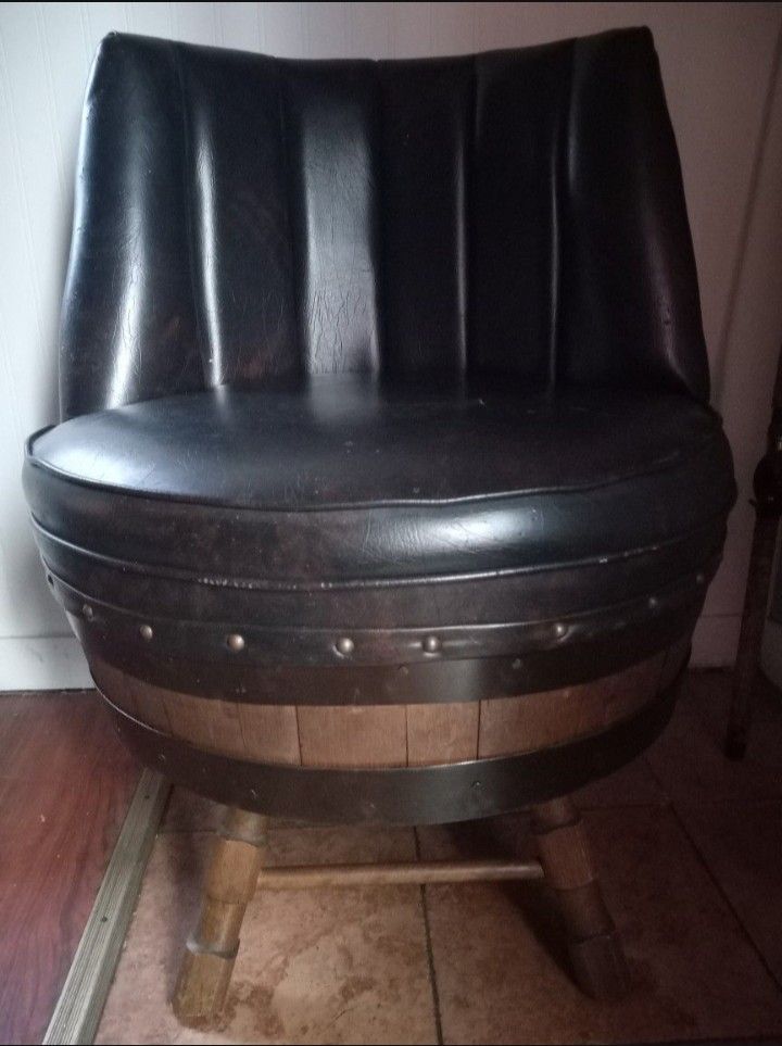 Antique Rustic Whiskey Barrel Swivel Chair