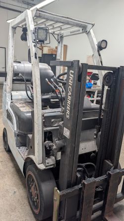 UniCarriers forklift 2016 4000lbs short lift