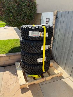 Toyo Open Country M/T Tires 35X12.50R18