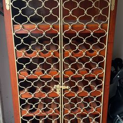 Solid wood wine cabinet 