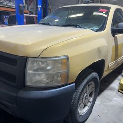 2010 Chevrolet Silverado 1500 Hybrid 6.0 Parting Out (parts)