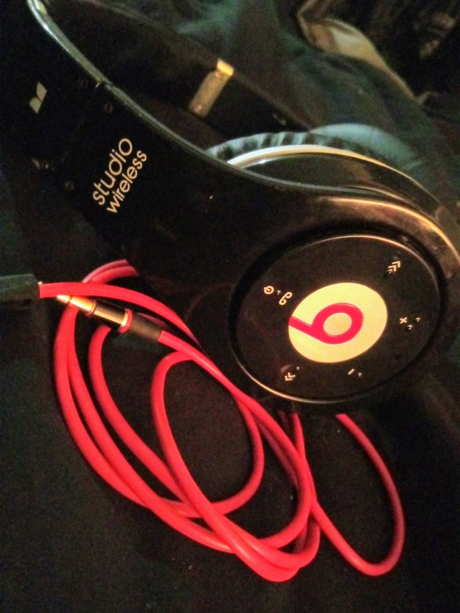 Limited edition Beats by Dre Monster Studio Wireless bluetooth headphones ( buy or trade )