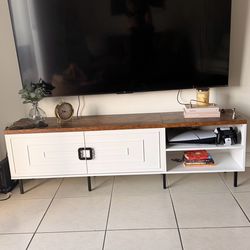 Tv stand