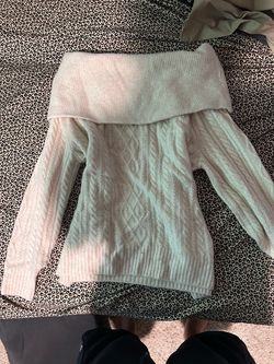 Off shoulder long sleeve top