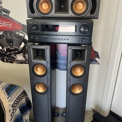  Demon Surround Sound Receiver Klipsch  Tower Speakers And Front Speaker Hardly Used 