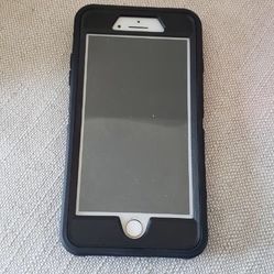 iPhone 7 Plus 128gb With Outterbox Like New