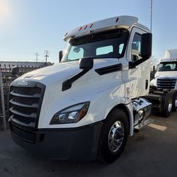 2020 Freightliner Cascadia 126