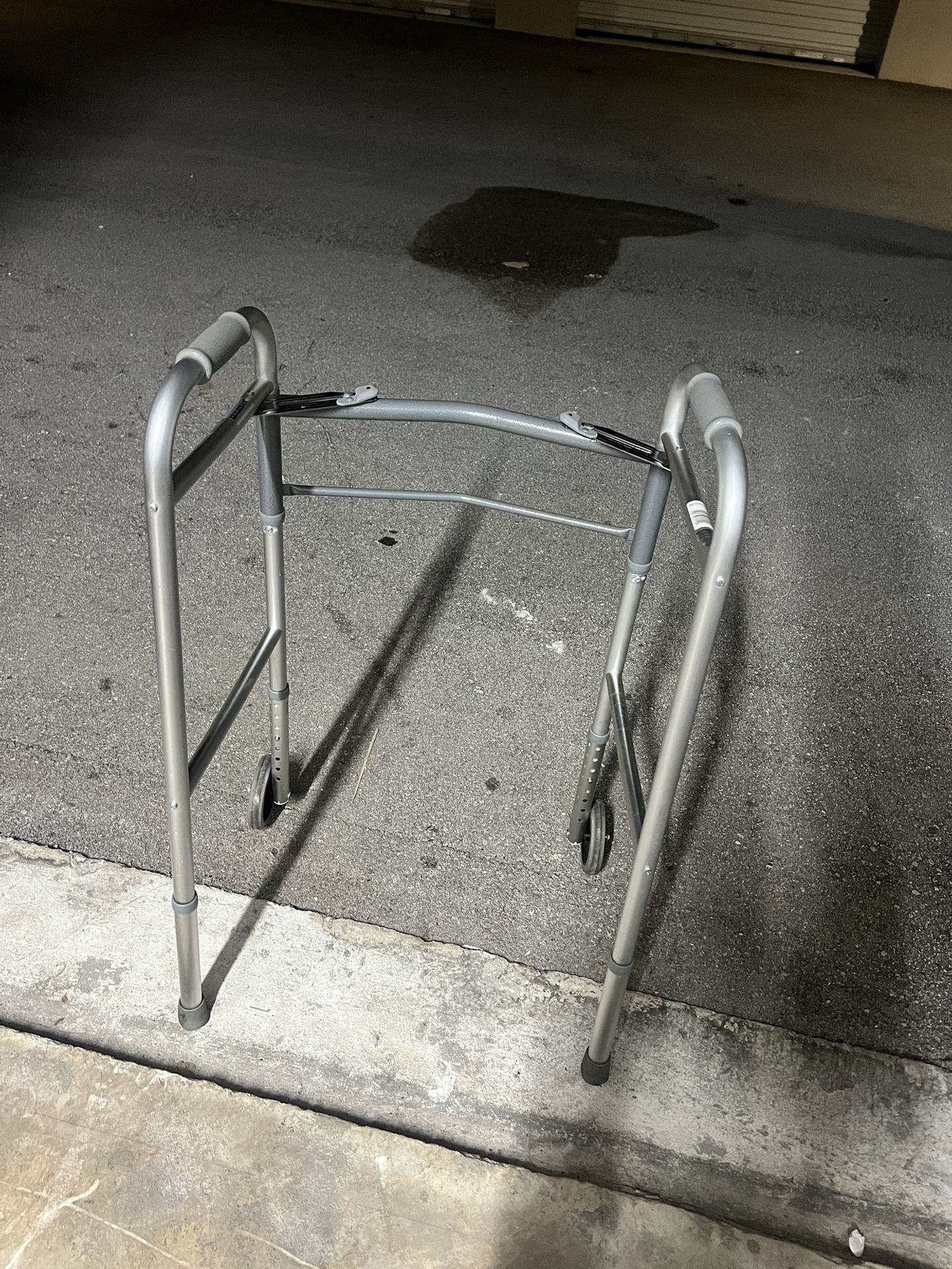 Lightweight folding walker