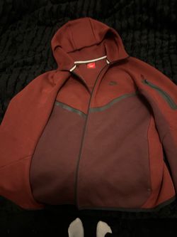 Large Nike Tech
