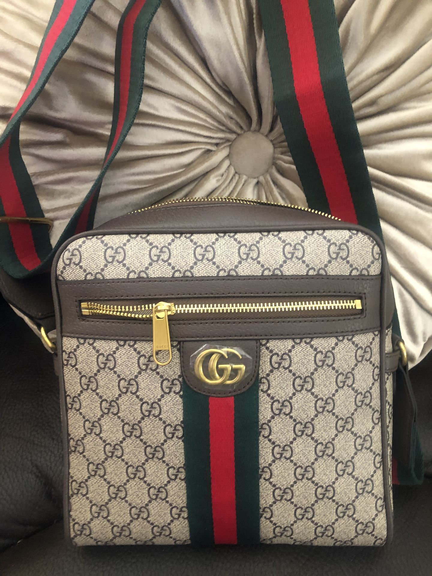 Gucci Cross Body Bag New Original Any Question Ask