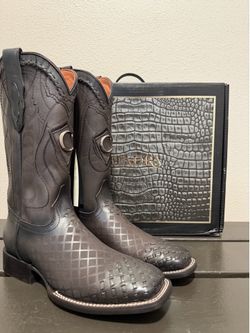 Cuadra grey/black overlay stitching laser embroidered boot