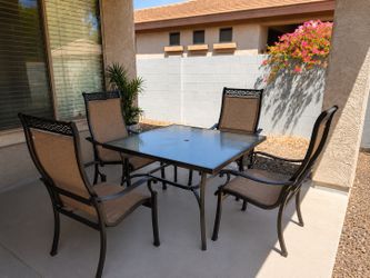 Patio Dining Set – 4 Chairs + Table